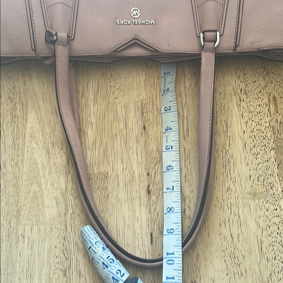 Michael Kors Pink Shoulder Bag Structured Design - Picture 3 of 5